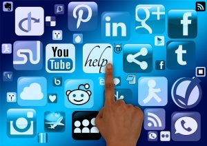 social media jako medium dotarcia do potrzebujących pomocy